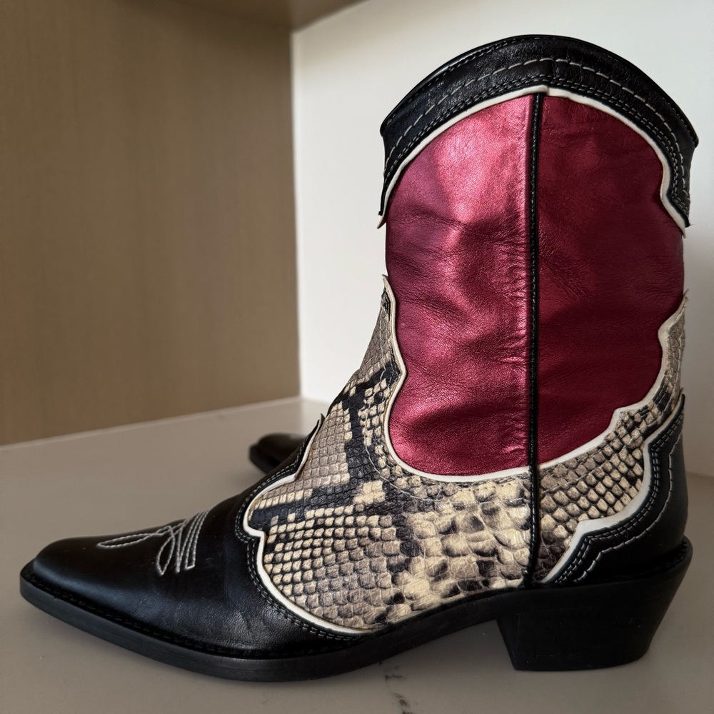 Gorgeous Zara Leather Black & Burgundy Western Boots, 10/41